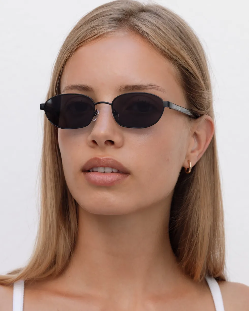 Online 'Lara' Sunglasses - Black Sunglasses