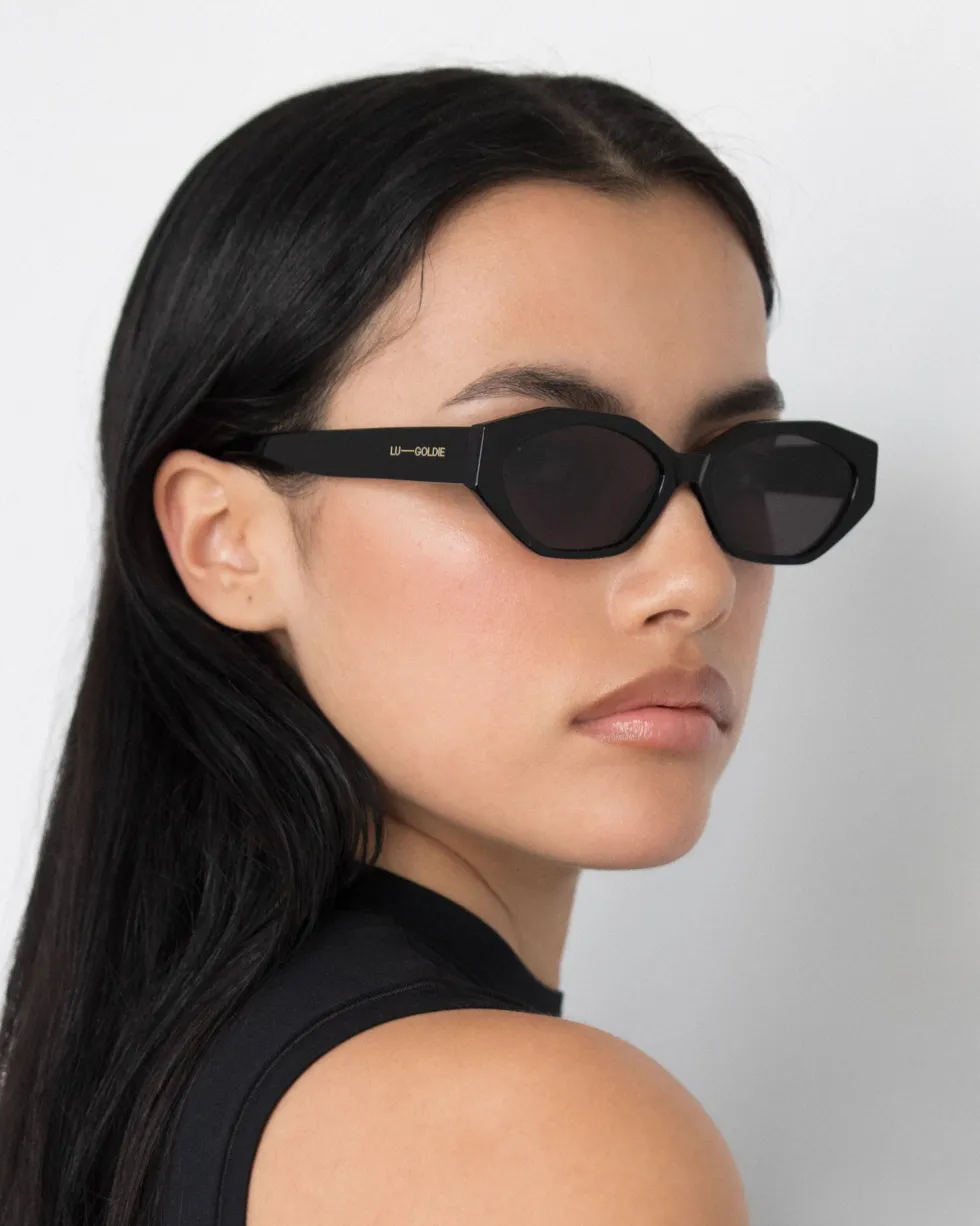 Online 'Eliana' Sunglasses - Black Sunglasses