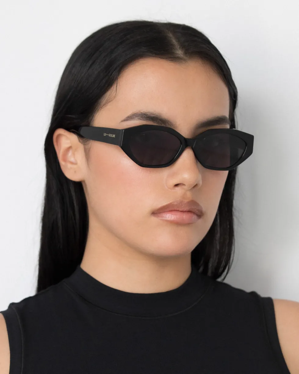 Online 'Eliana' Sunglasses - Black Sunglasses